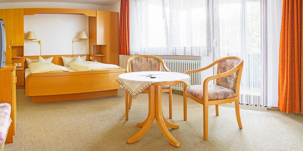 Gasthof Und Pension Zum Kreuz Lautenbach Habitación foto